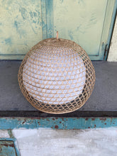 Lade das Bild in den Galerie-Viewer, Roundy Lampenschirm
