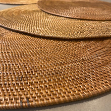 Lade das Bild in den Galerie-Viewer, Platzmatte oval L 39 cm B 29cm aus Ate Geflecht placemat