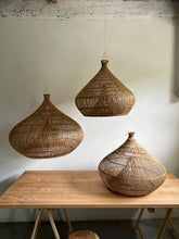 Lade das Bild in den Galerie-Viewer, Lampenschirm Flores
