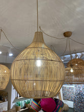 Lade das Bild in den Galerie-Viewer, Onion Lampenschirm
