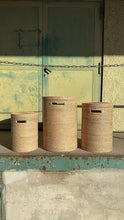 Lade das Bild in den Galerie-Viewer, Wäschekorb Lombok – Handgeflochtener Rattan-Korb mit Deckel
